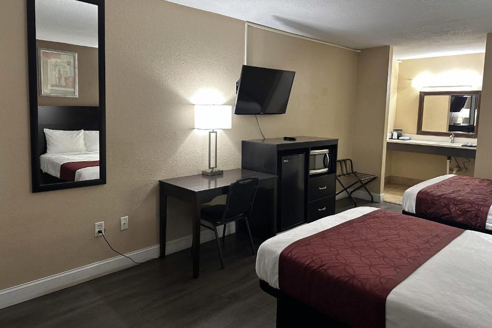Double Room with Two Double Beds - Smoking interior